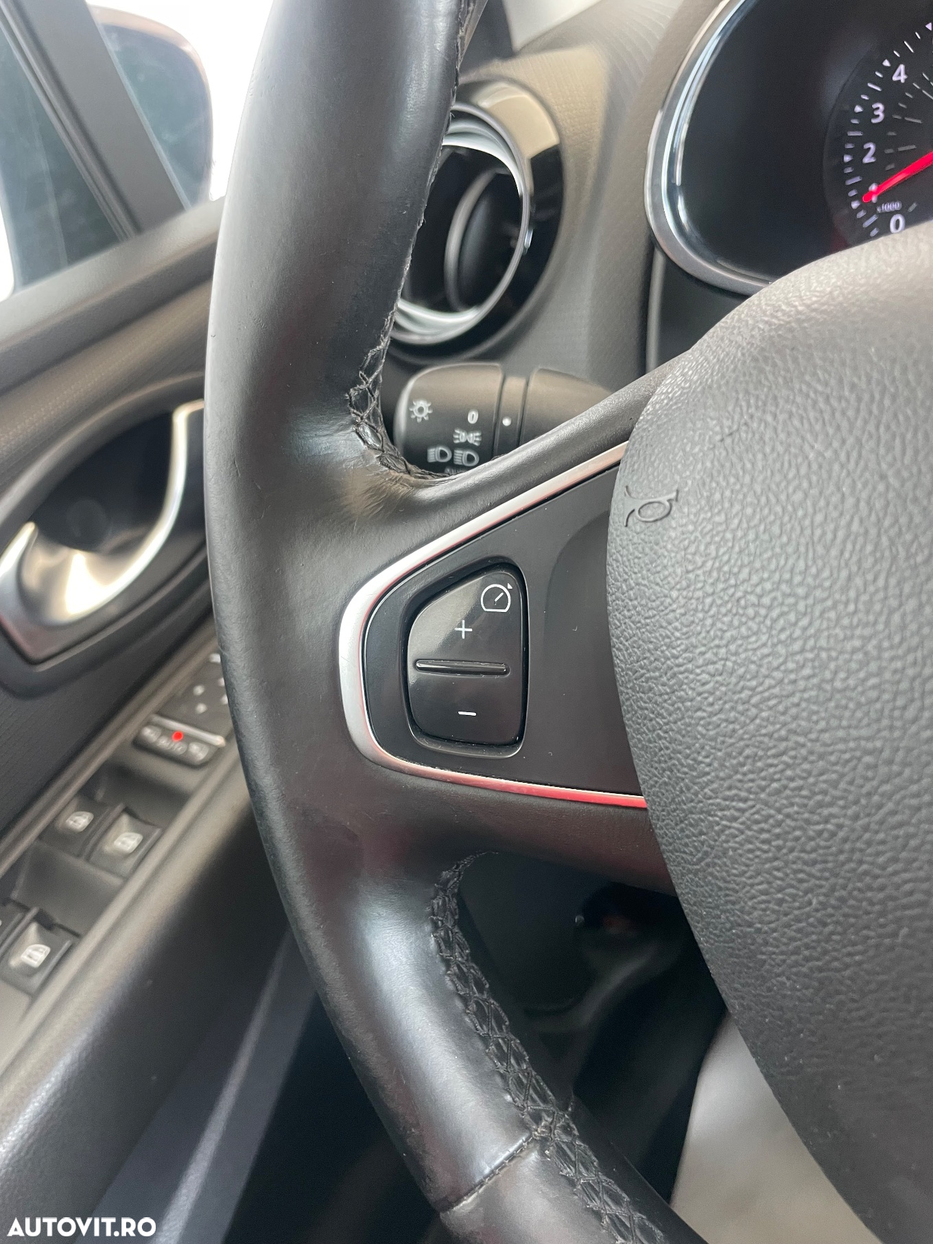 Renault Clio (Energy) TCe 90 Start & Stop INTENS - 14