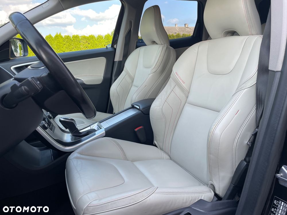 Volvo XC 60 D3 Drive-E Ocean Race - 26