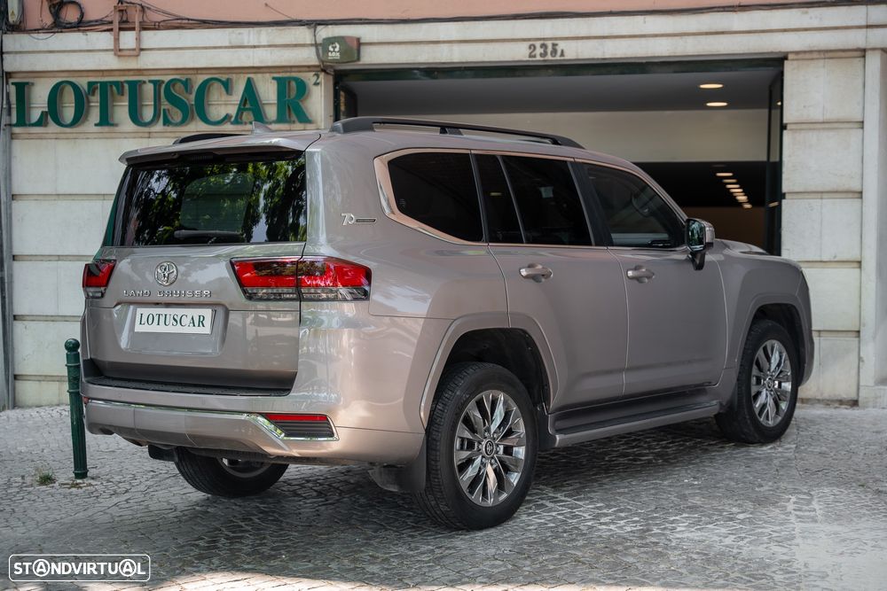 Toyota Land Cruiser - 31