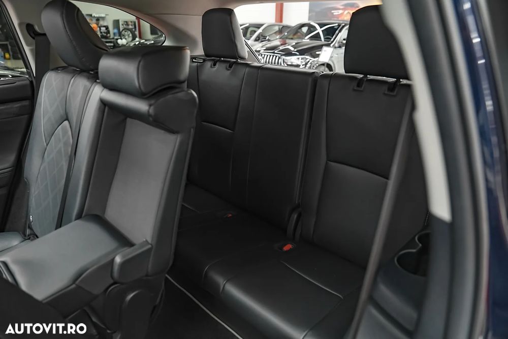 Toyota Highlander 2.5 L Dynamic Force 248CP Luxury Metallic - 34