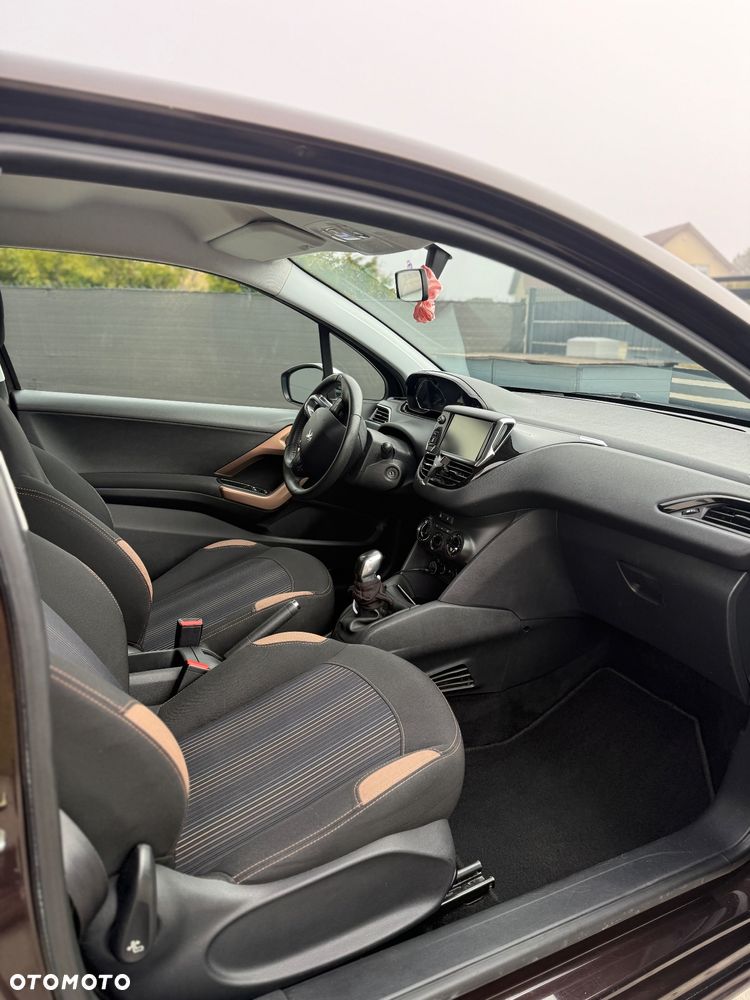 Peugeot 208 1.6 e-HDi Active STT - 12
