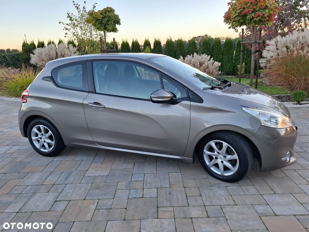 Peugeot 208 1.4 VTi Active - 24