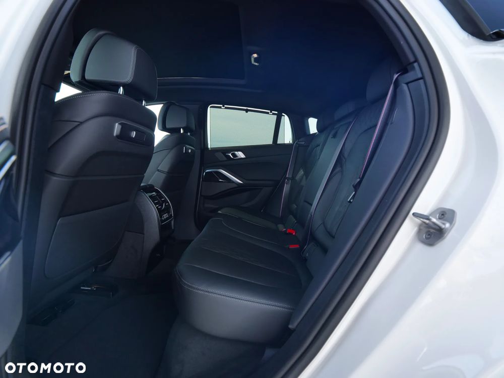 BMW X6 xDrive40d mHEV sport - 31
