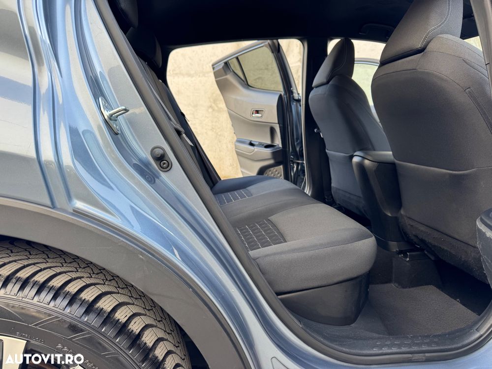 Toyota C-HR 2.0 Hybrid Team Deutschland - 28