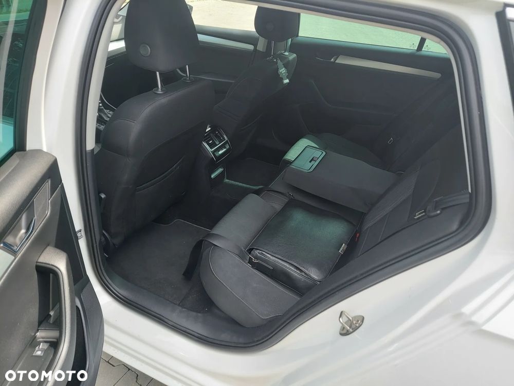 Skoda Superb 2.0 TDI Style DSG - 8