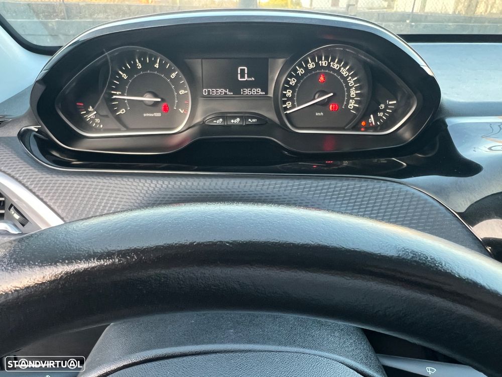 Peugeot 2008 1.2 PureTech Style - 8