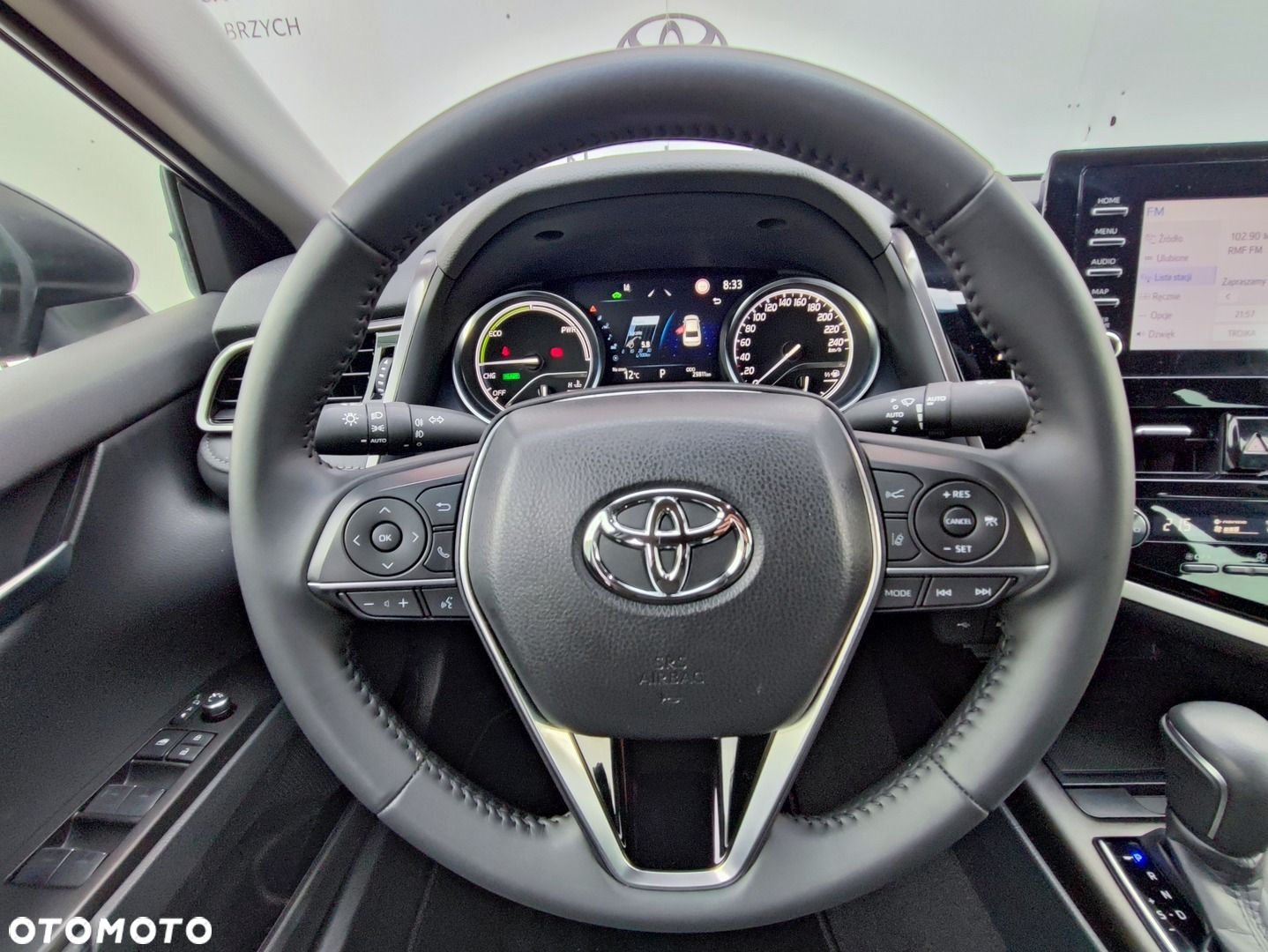 Toyota Camry - 12