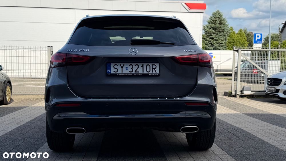 Mercedes-Benz GLA 250 4Matic 8G-DCT AMG Line - 2