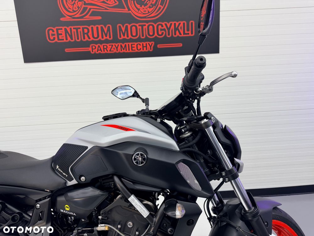 Yamaha MT - 22
