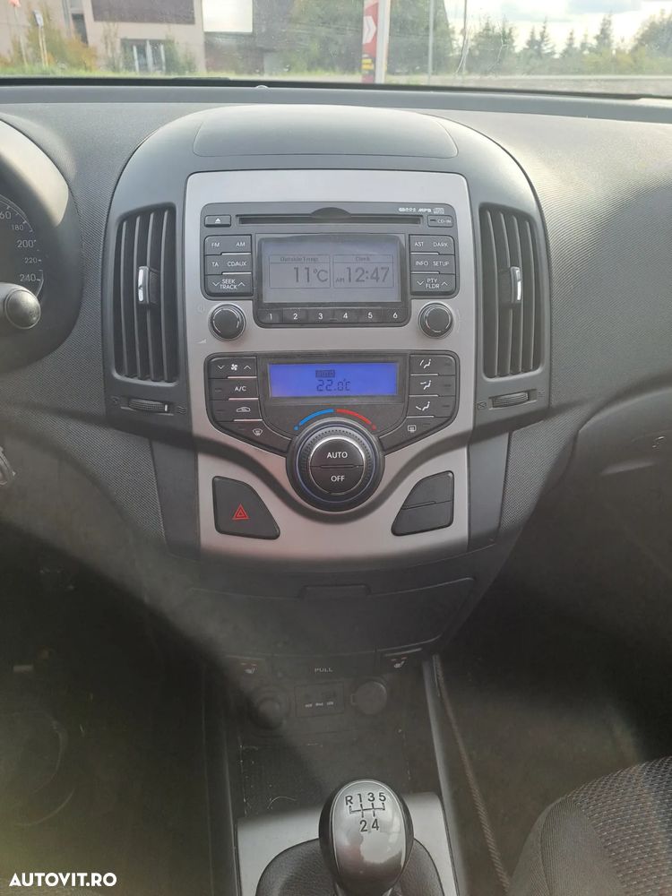 Hyundai i30 1.6 CRDI blue Comfort - 8