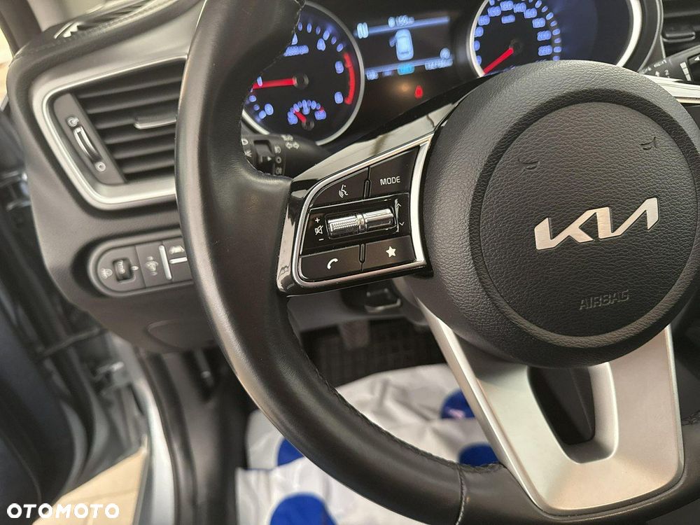 Kia Ceed - 25