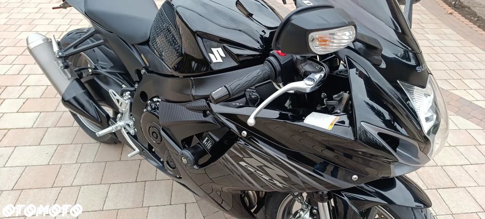 Suzuki GSX - 24