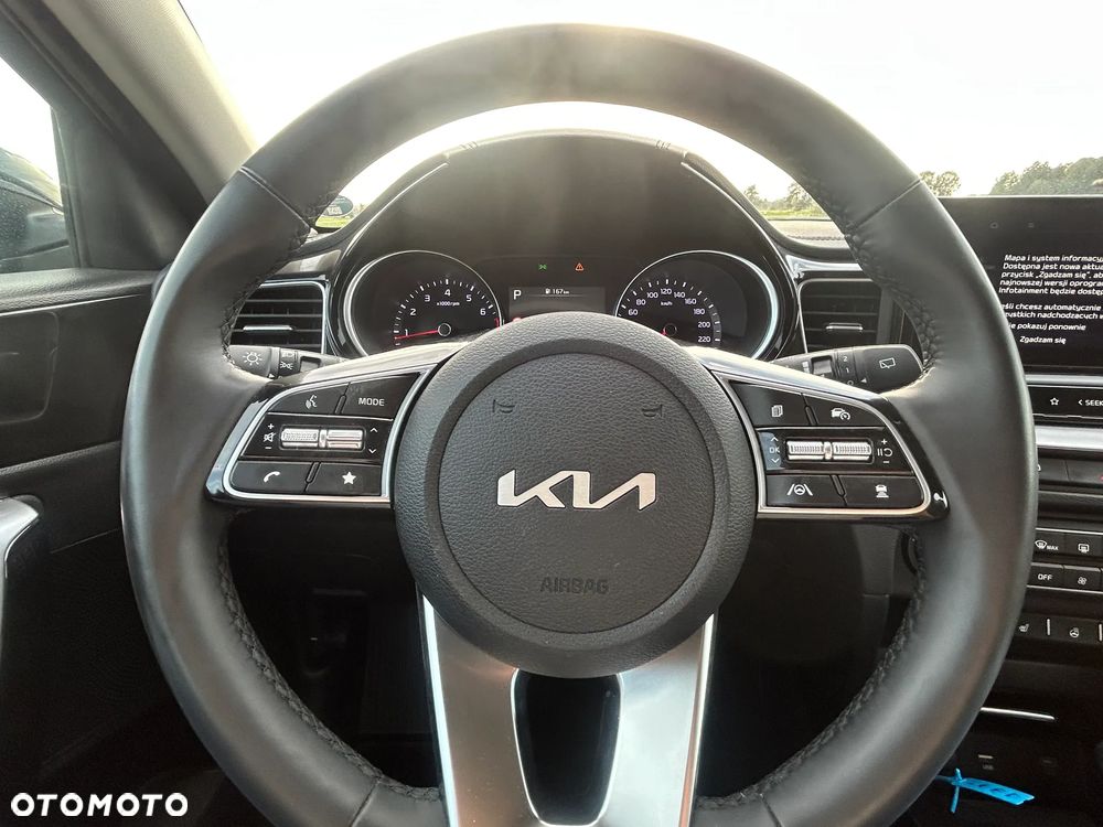 Kia Ceed - 34