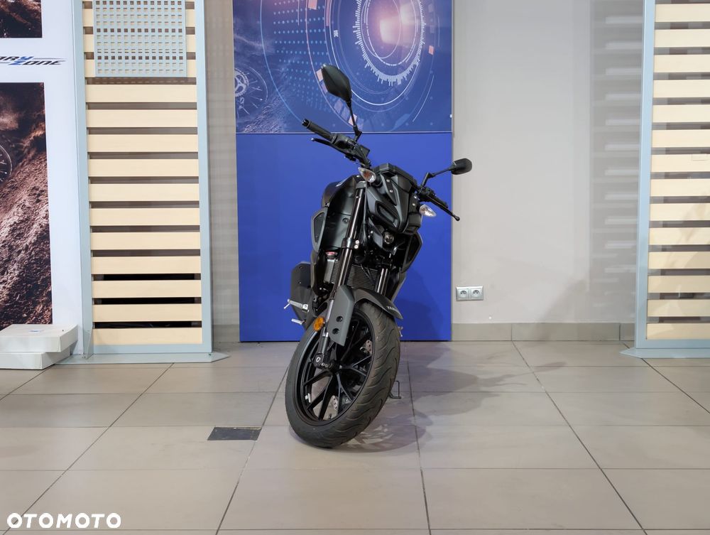 Yamaha MT - 5