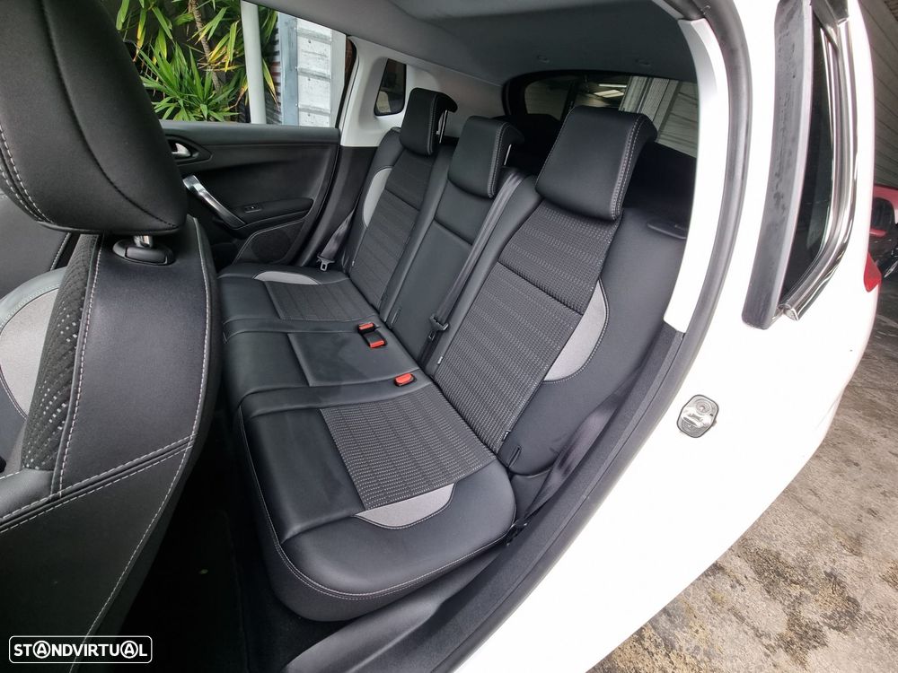 Peugeot 2008 1.6 BlueHDi Allure - 5