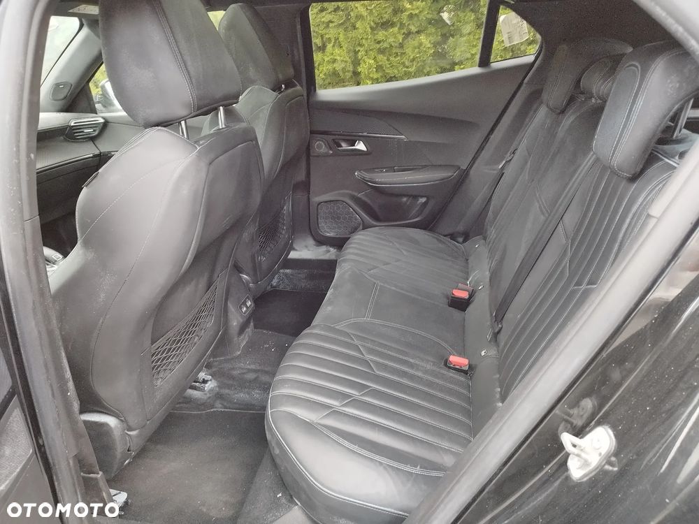Peugeot 2008 PureTech 155 EAT8 GT - 6