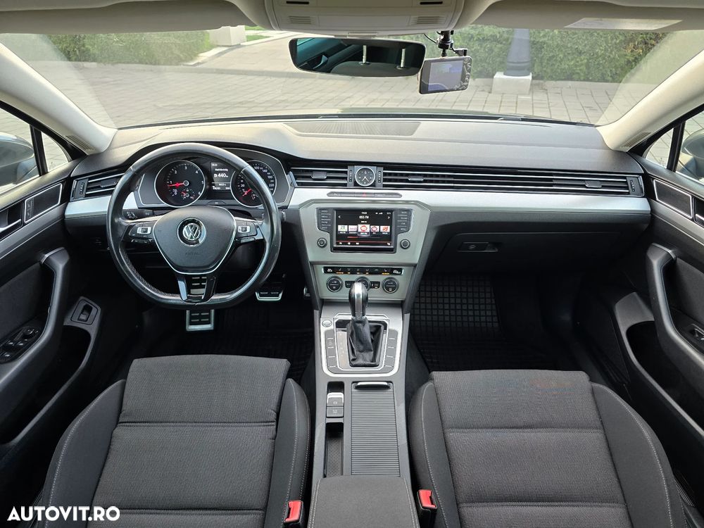 Volkswagen Passat 2.0 TDI DSG Comfortline - 34