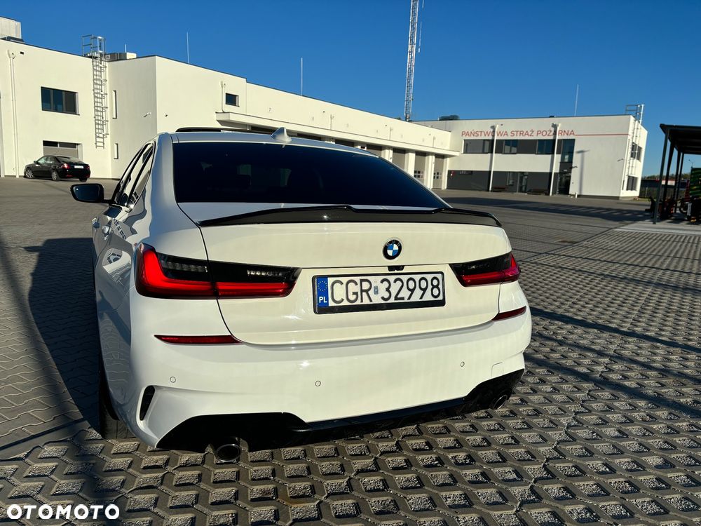 BMW Seria 3 318d M Sport - 6