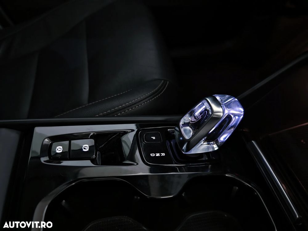 Volvo XC 40 T4 Recharge DKG Inscription - 19