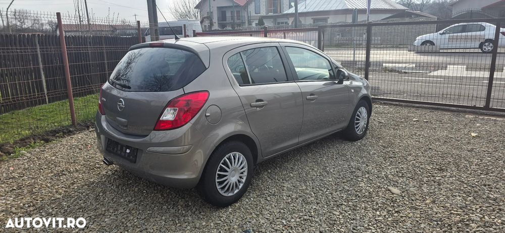 Opel Corsa 1.4 16V Satellite - 5