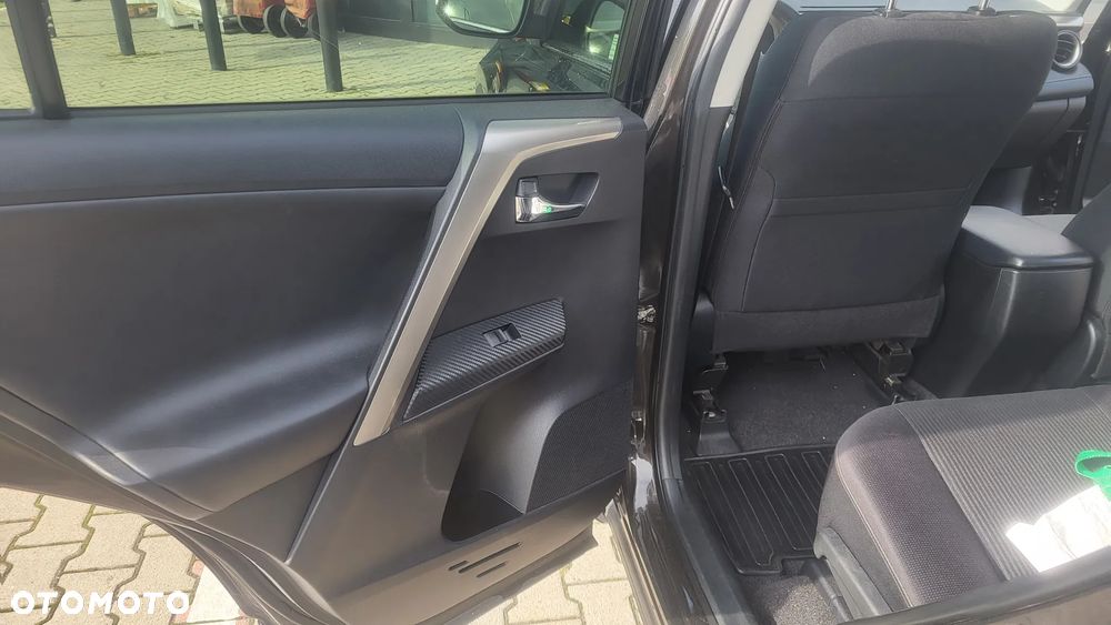 Toyota RAV4 2.0 D-4D Premium - 13