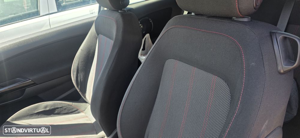 Opel Corsa 1.2 Black Edition - 26