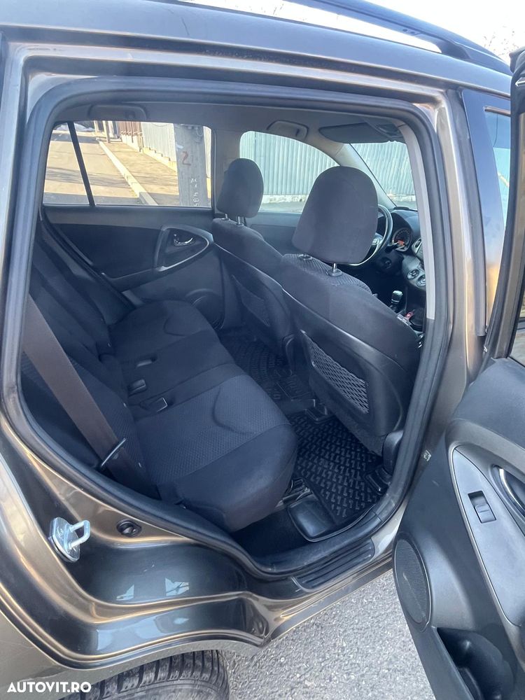 Toyota RAV4 2.2 D-4D 4x4 Travel - 10