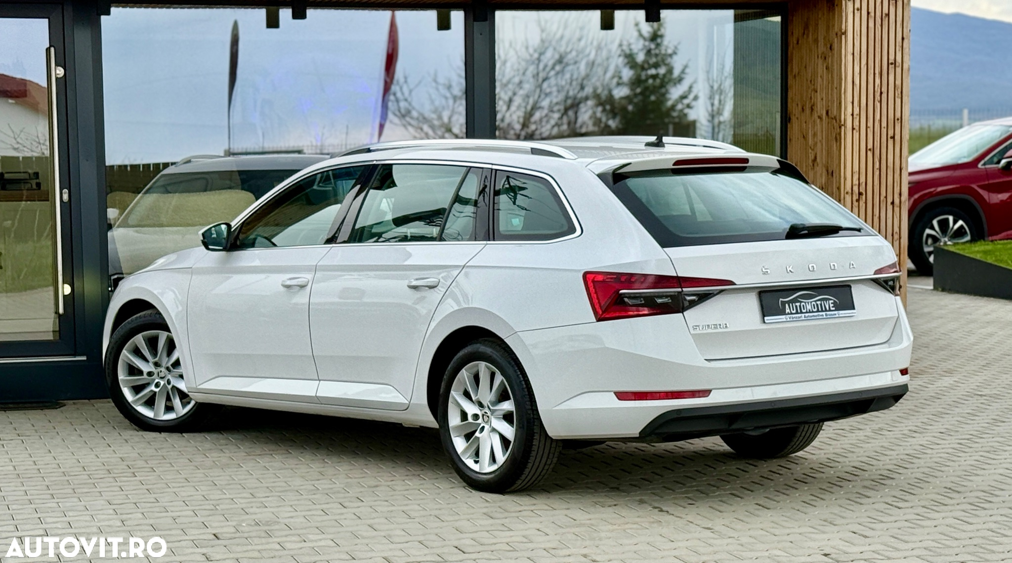 Skoda Superb 2.0 TDI DSG Style - 4