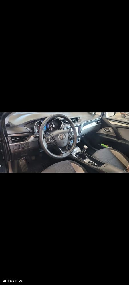 Toyota Avensis Combi 1.8 Comfort - 8