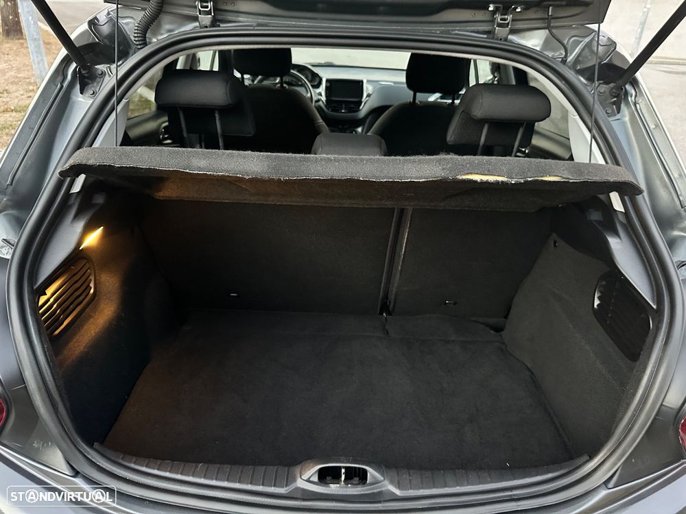 Peugeot 208 1.6 BlueHDi Style - 38