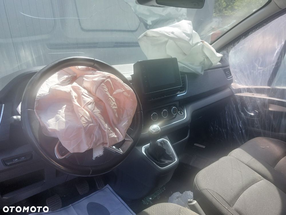 Renault Trafic - 12