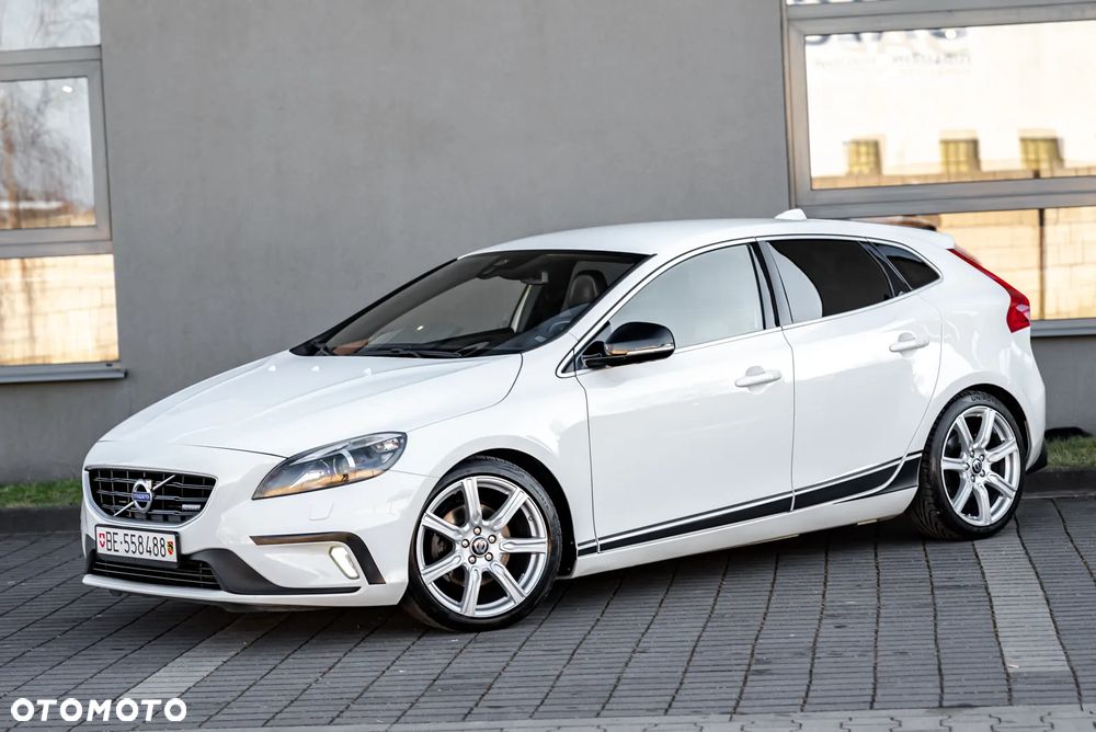 Volvo V40 T4 R Design - 7