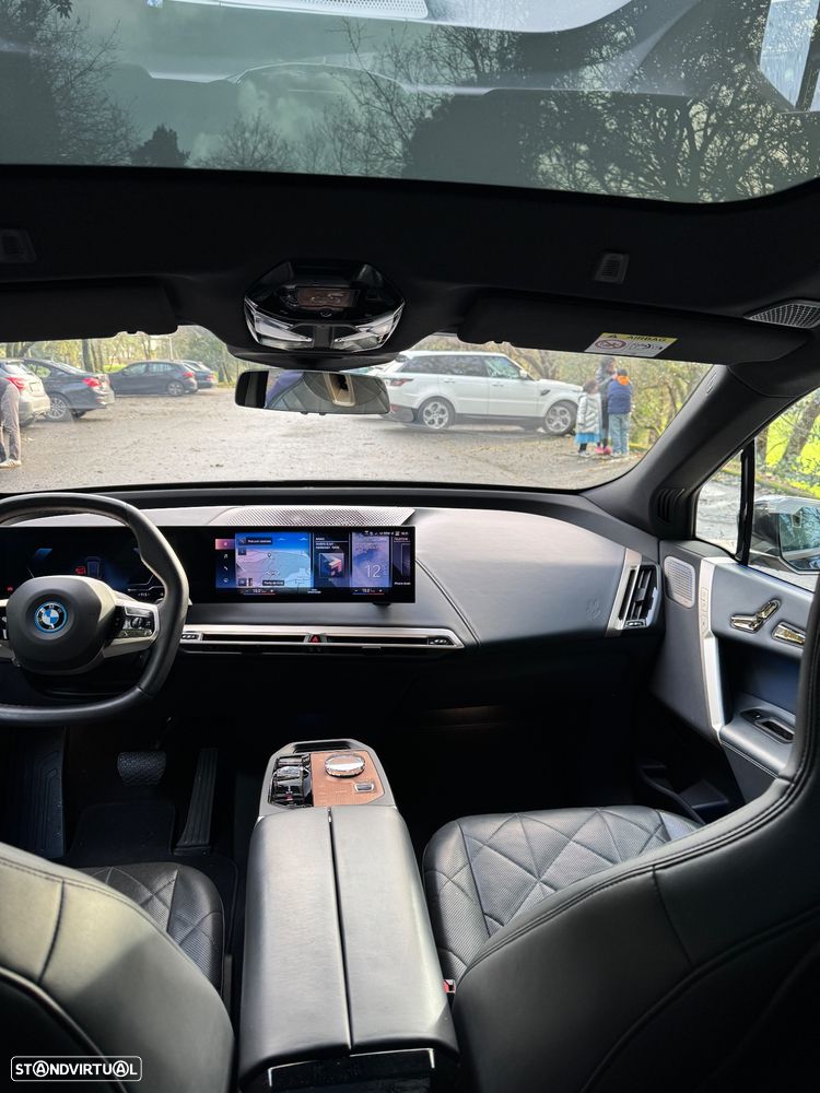 BMW iX xDrive 50 Pack Desportivo - 29