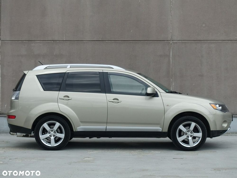 Mitsubishi Outlander 2.4 4WD Inform - 3