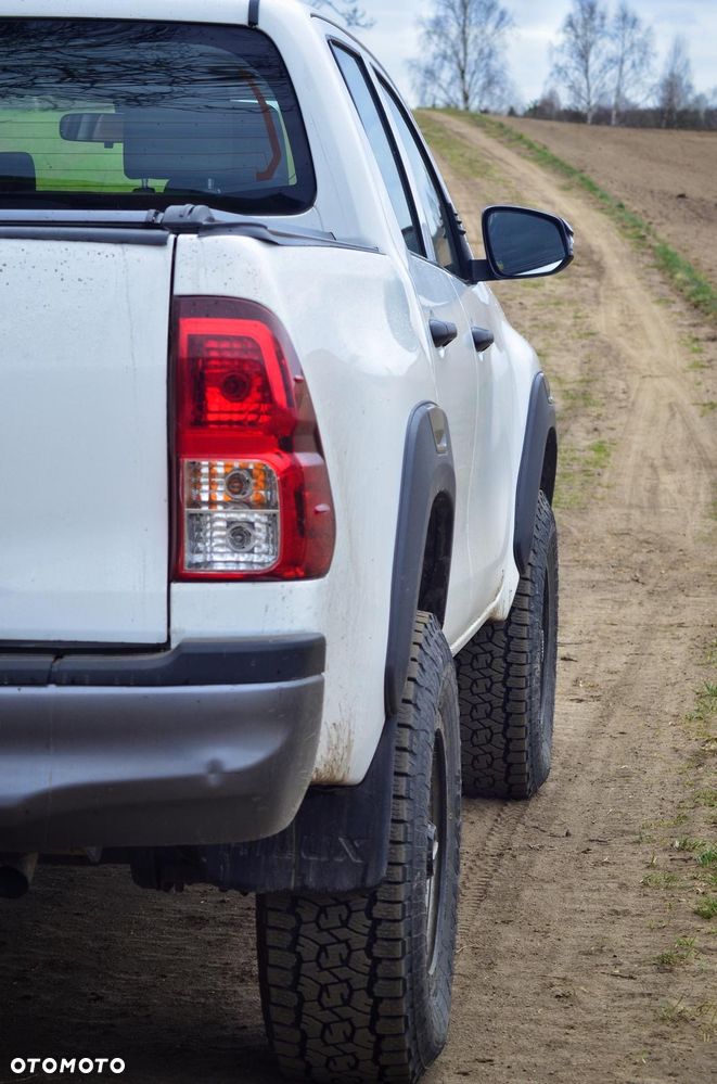 Toyota Hilux 2.4 D-4D Extra Cab DLX 4x4 - 4