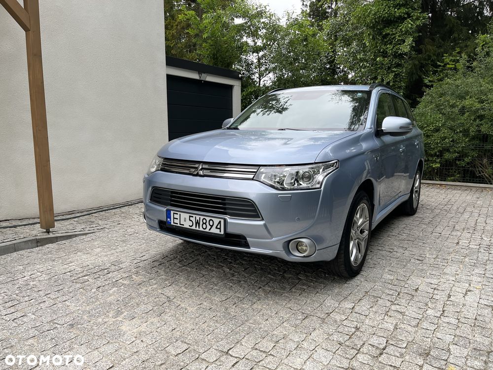 Mitsubishi Outlander - 3