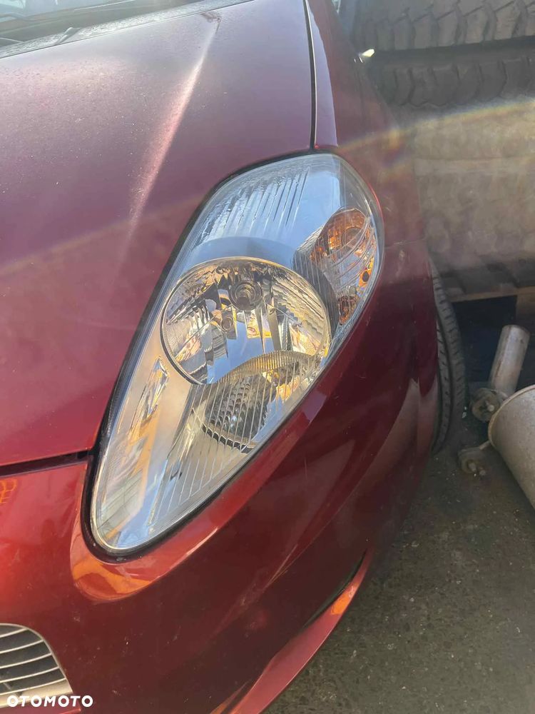Lampa przednia prawa/lewa Fiat Grande Punto !! 2szt. CENA ZA SZT.