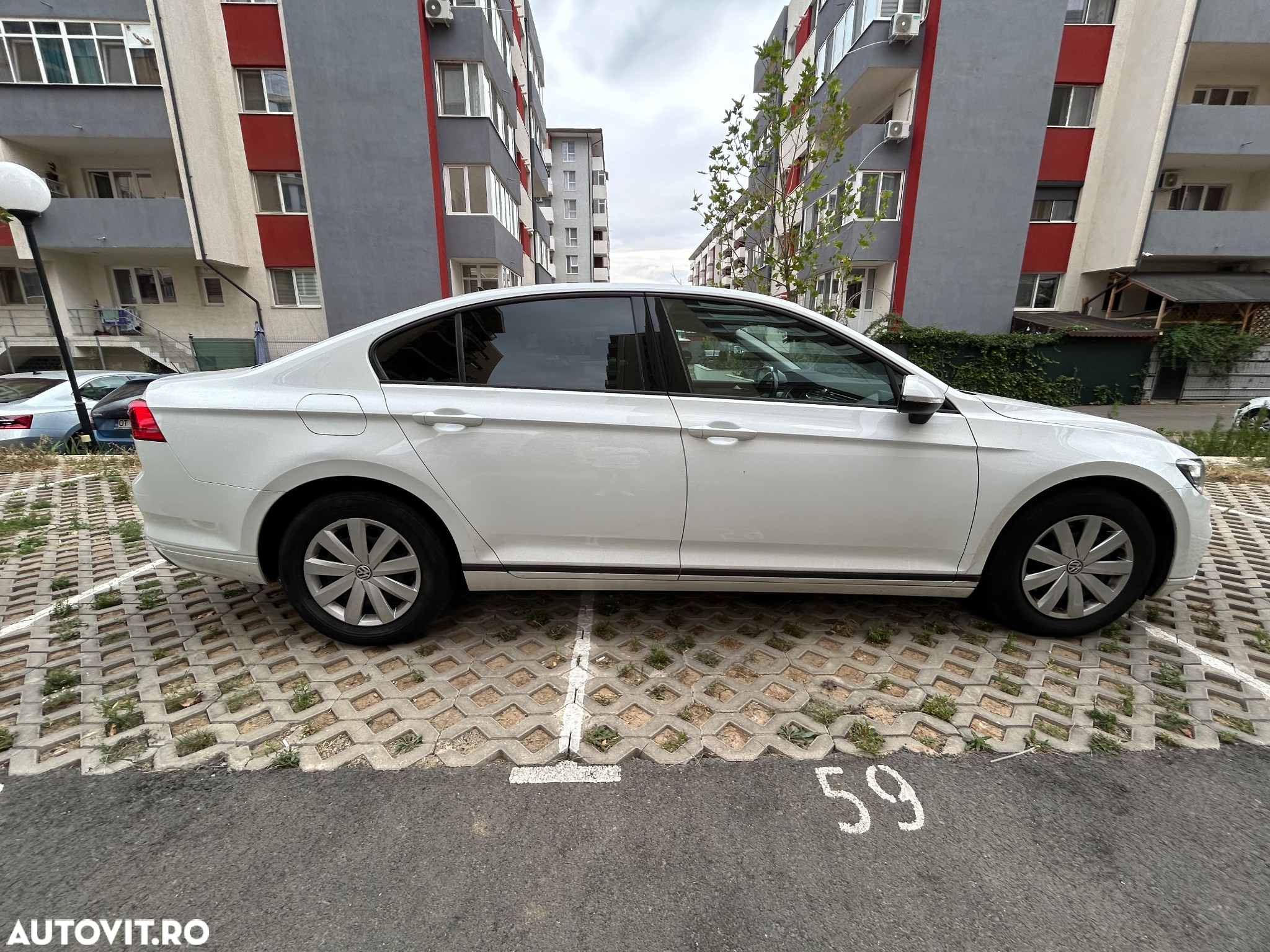 Volkswagen Passat - 10