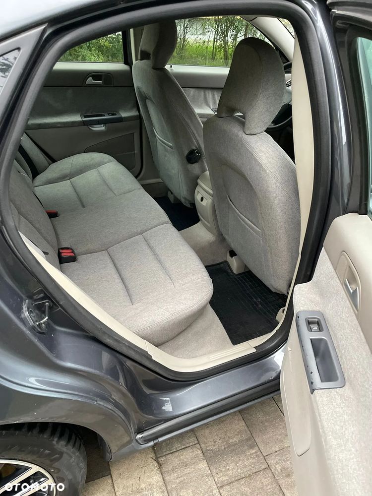 Volvo S40 2.0D Momentum - 9