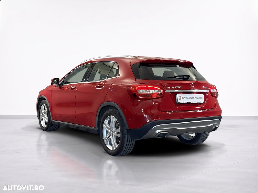 Mercedes-Benz GLA - 4