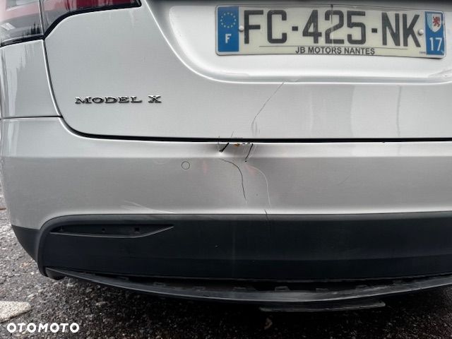Tesla Model X - 20