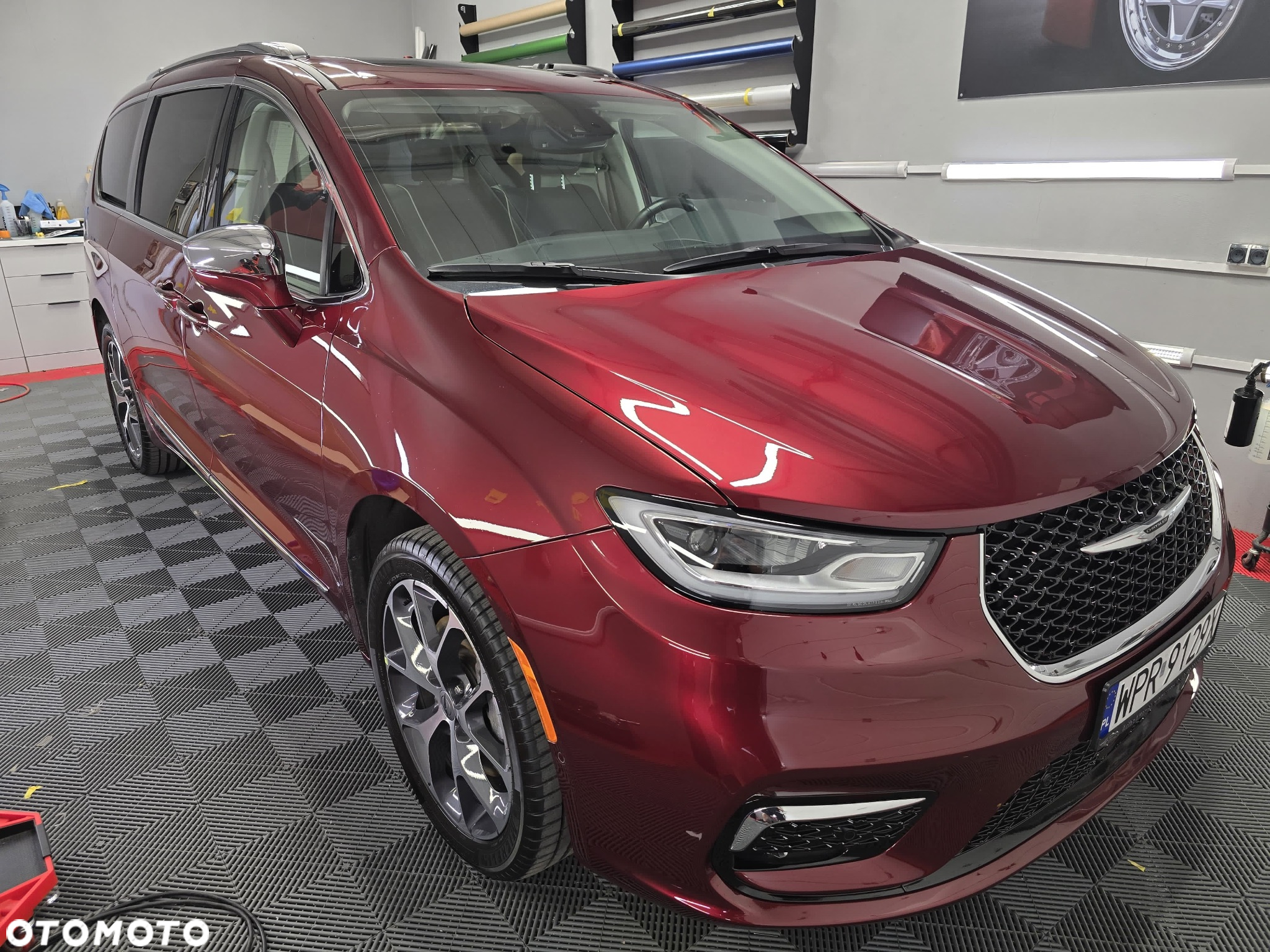 Chrysler Pacifica - 15