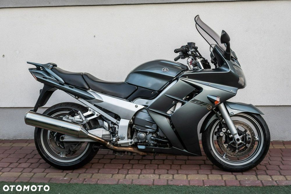 Yamaha FJR - 2