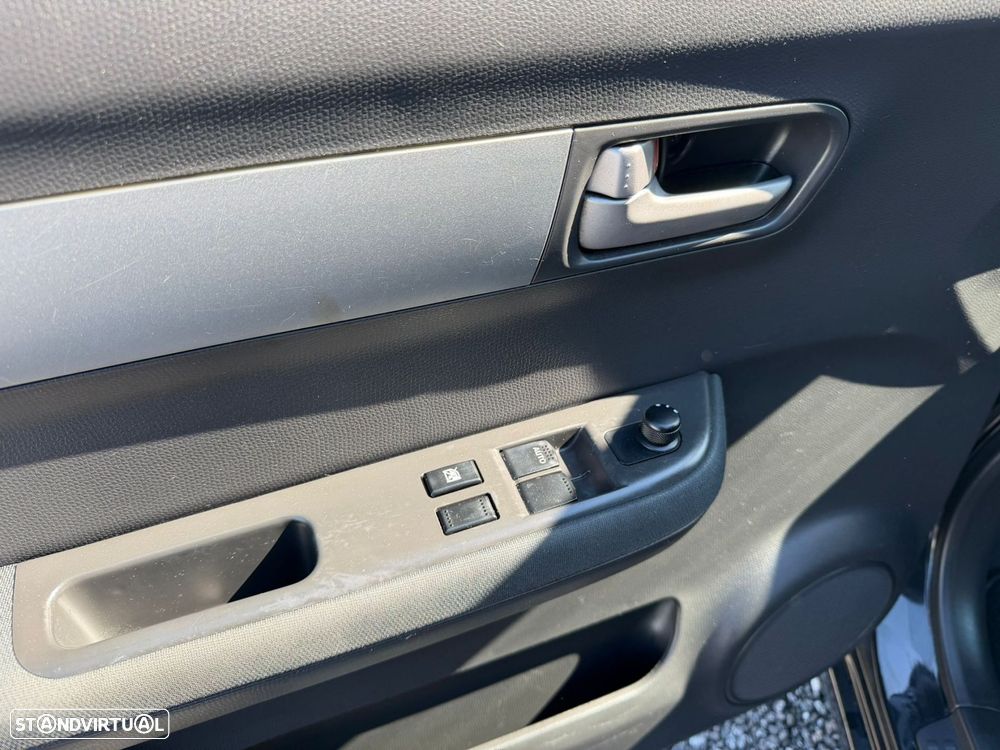 Suzuki Swift 1.3 DDiS GL - 31