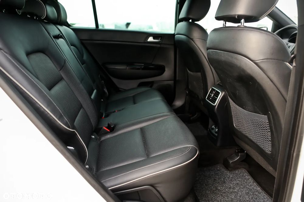 Kia Sportage 2,0 CRDI AWD GT Line - 26