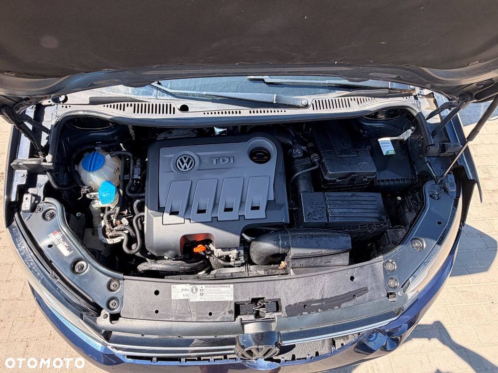 Volkswagen Touran 1.6 TDI DPF BlueMotion Technology DSG Highline - 23