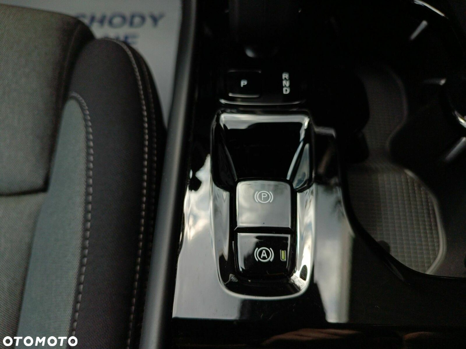 Volvo XC 40 - 25