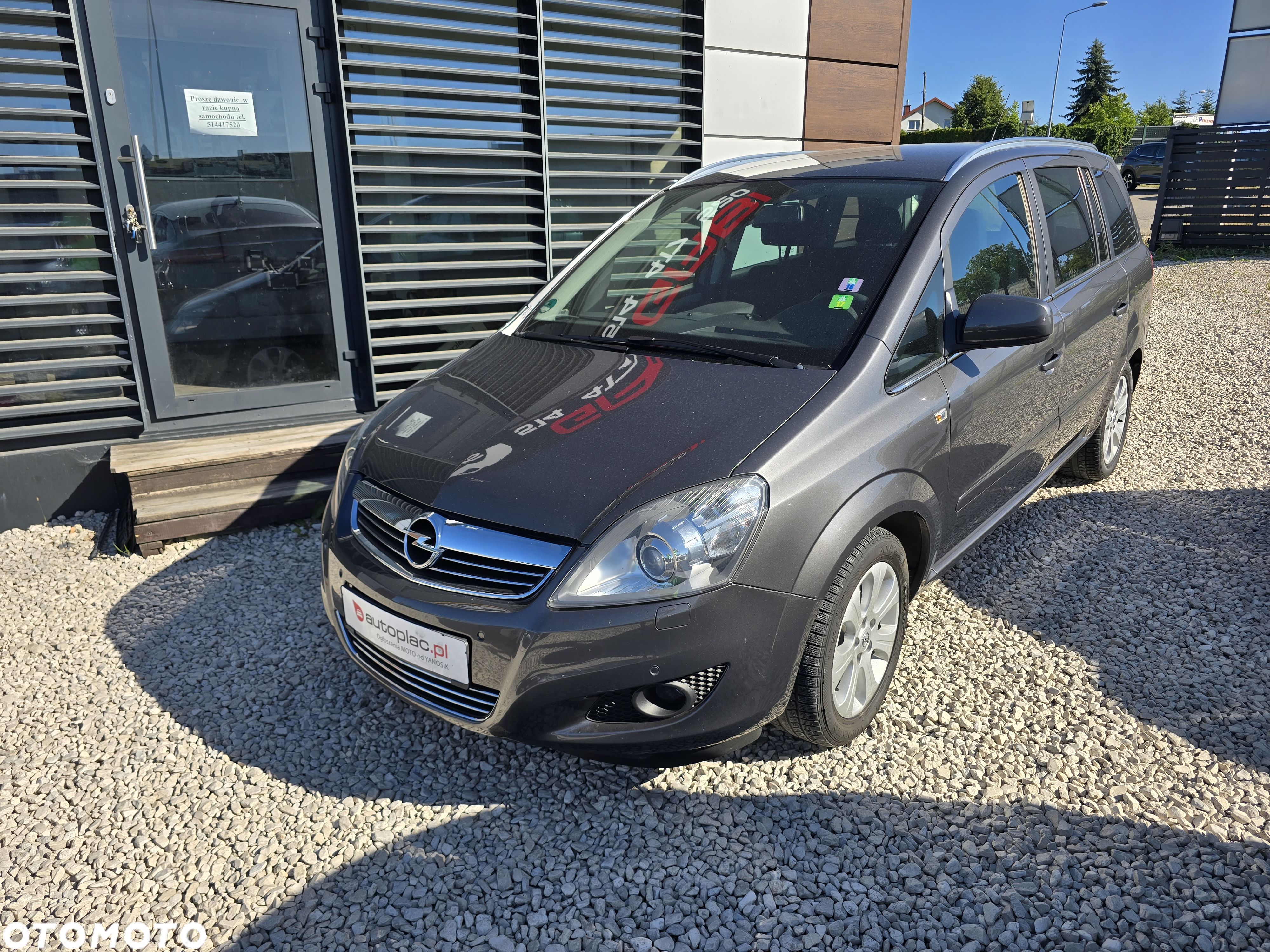 Opel Zafira 1.8 Cosmo EU5 - 1