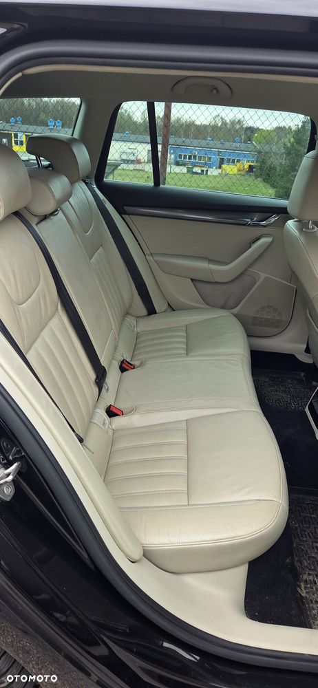 Skoda Octavia 2.0 TDI 4x4 Clever DSG - 13