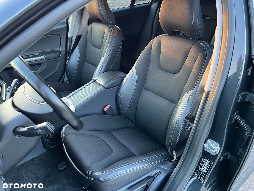 Volvo V60 D3 Momentum - 22